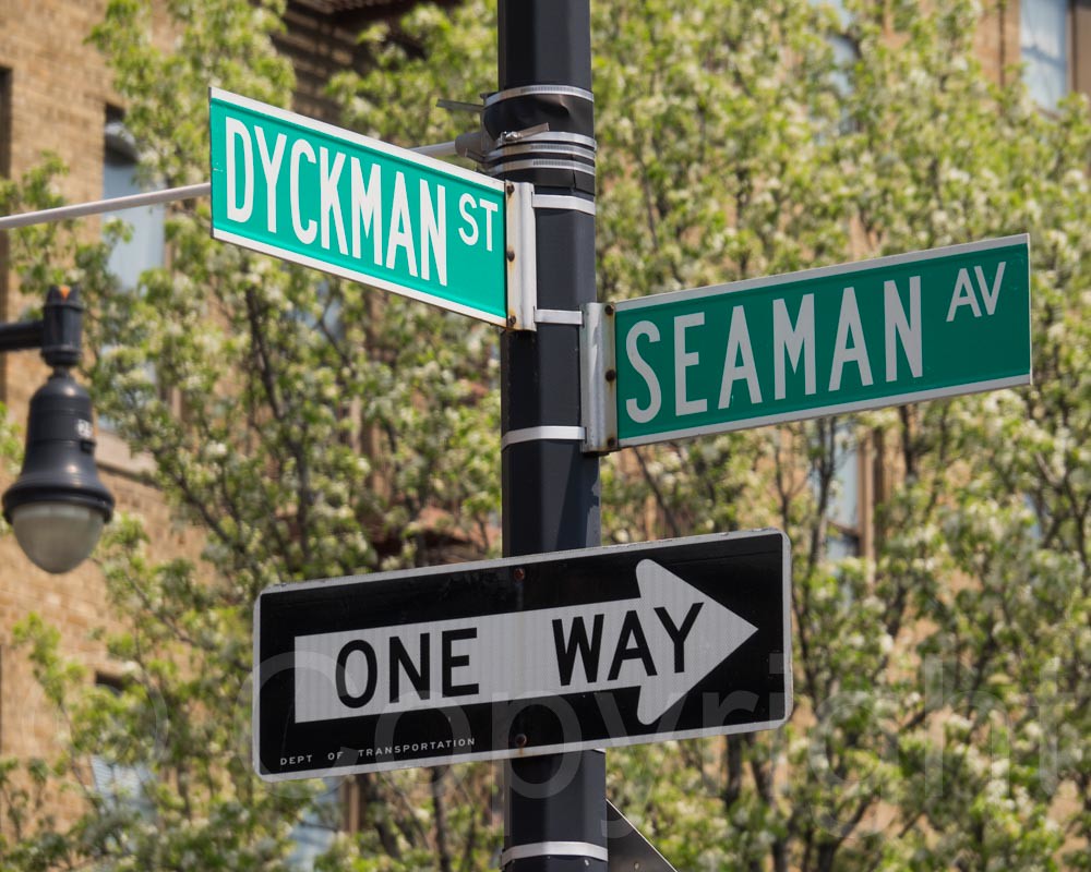 intersection of Dyckman St and Seaman Ave