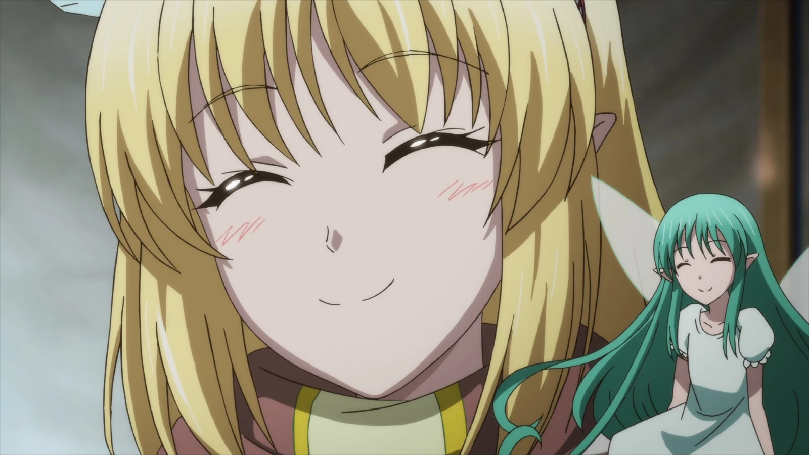 Fairy Kuu sitting on Caina's shoulder